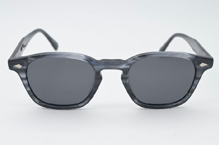 Sossa “Colore V” – Sonnenbrille in fünf Charakterfarben
